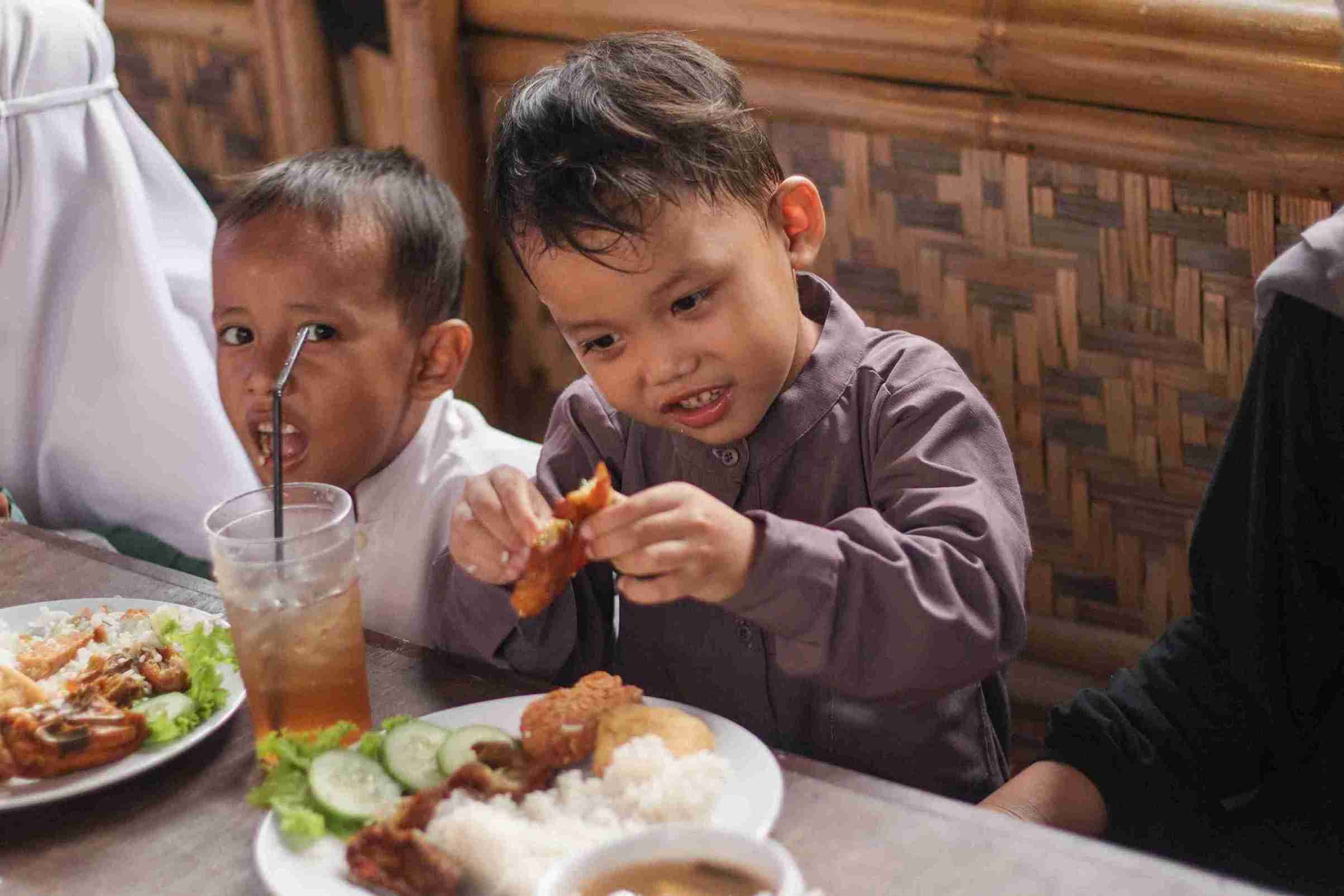 Foto Dokumentasi Anak Yatim