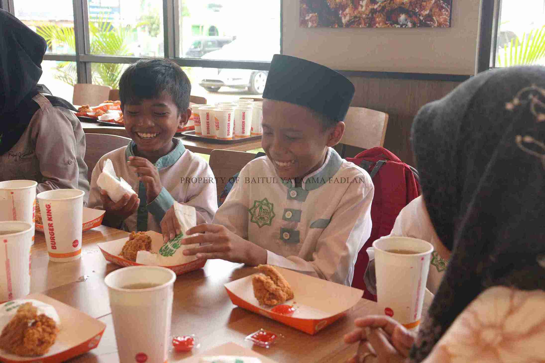 Foto Dokumentasi Anak Yatim