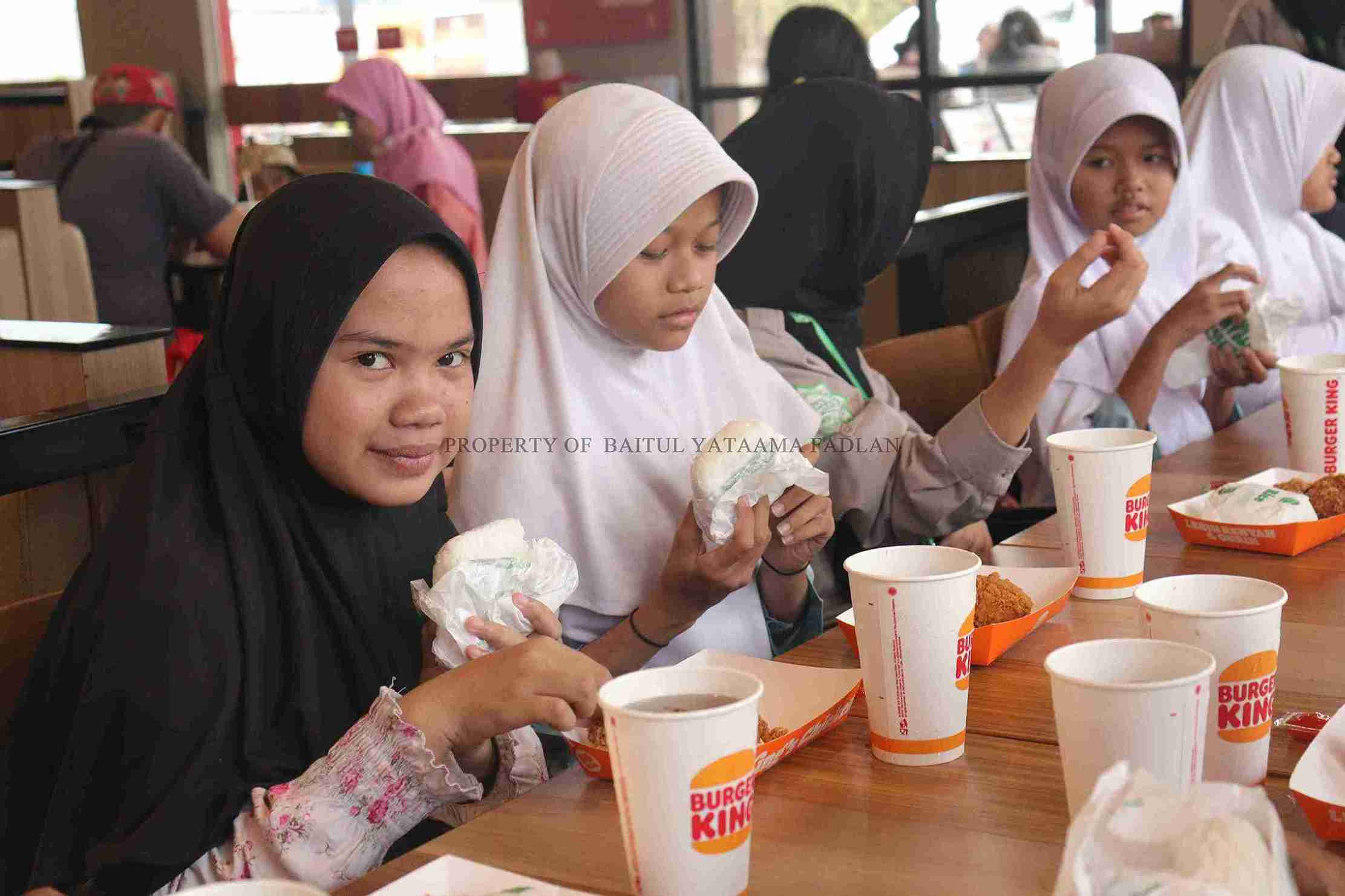 Foto Dokumentasi Anak Yatim