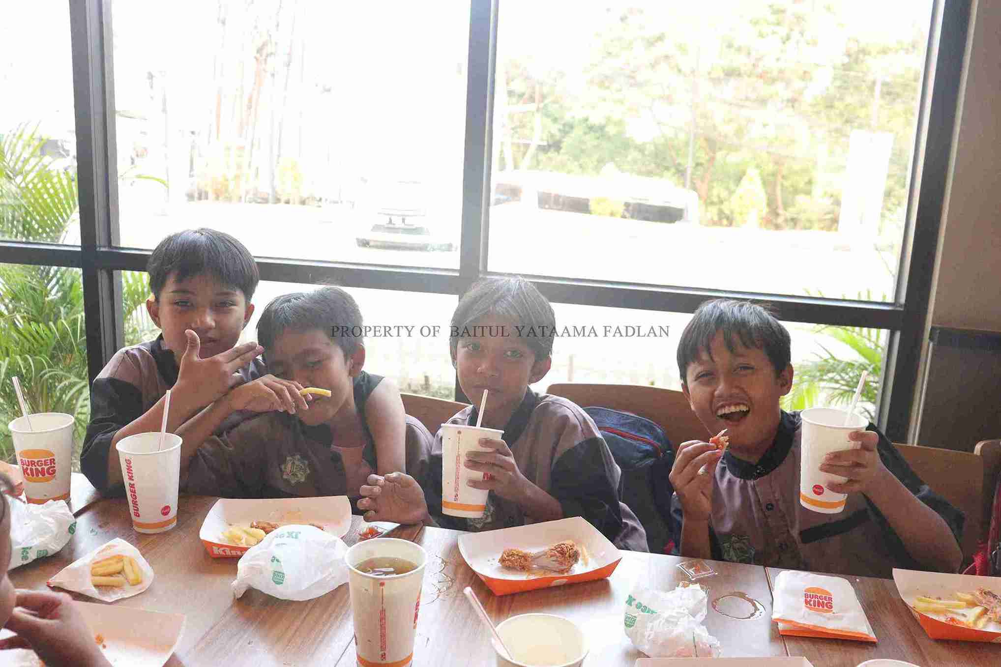 Foto Dokumentasi Anak Yatim