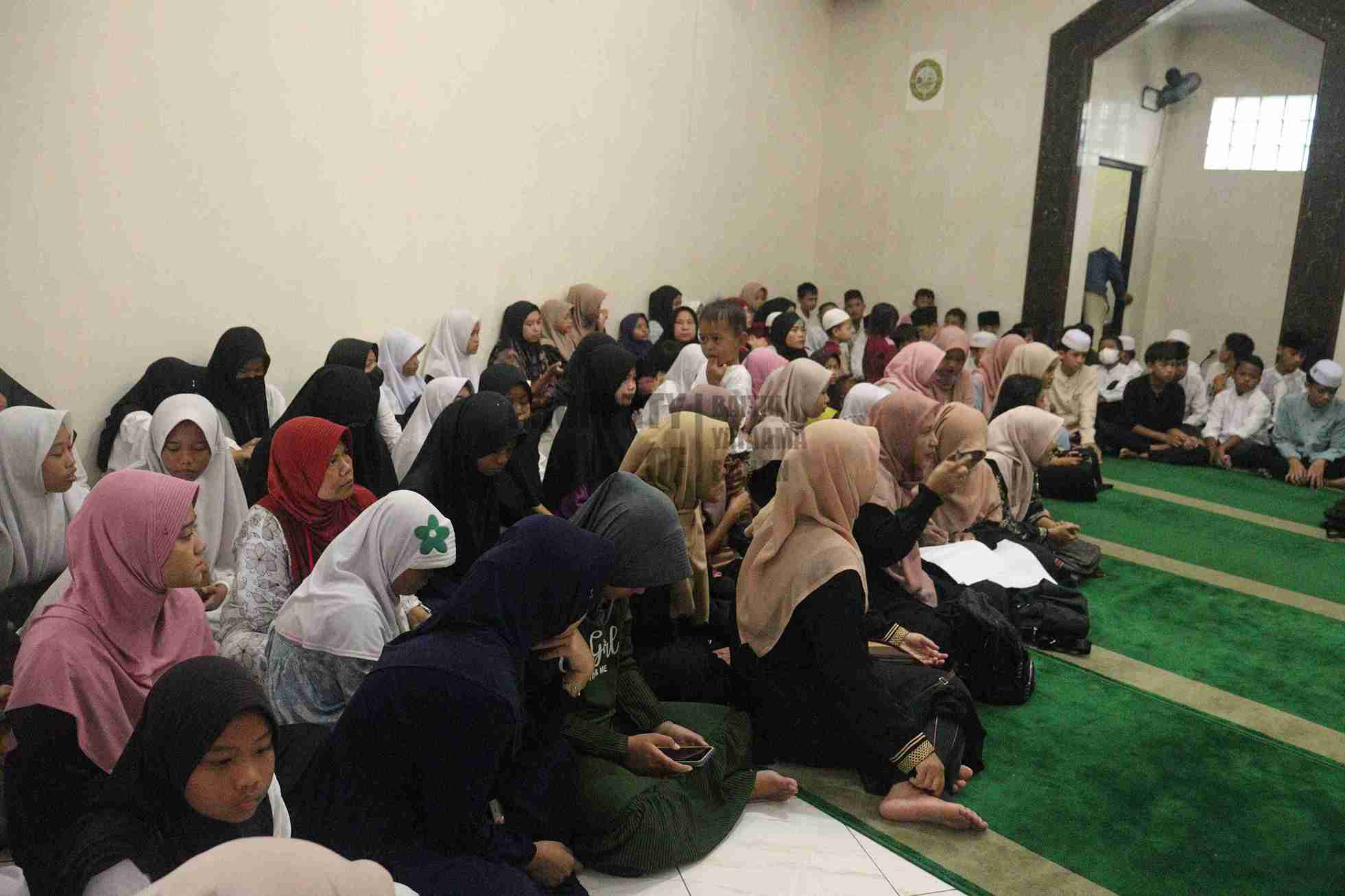 Foto Dokumentasi Anak Yatim