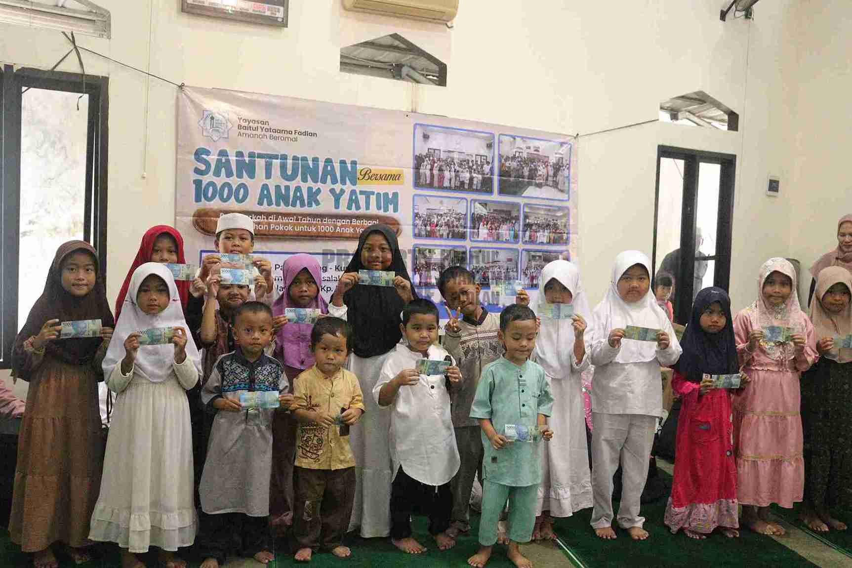 Foto Dokumentasi Anak Yatim