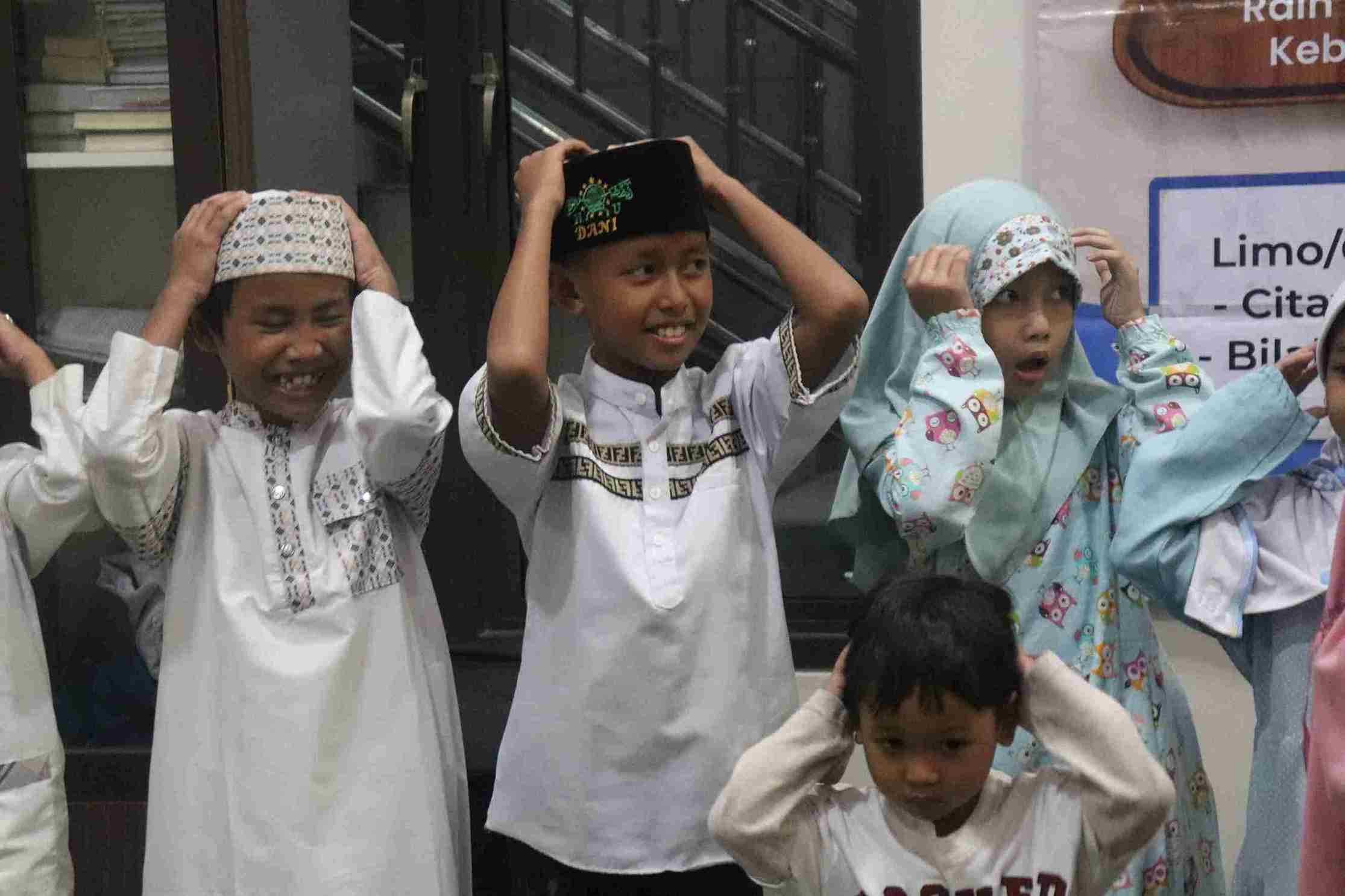 Foto Dokumentasi Anak Yatim