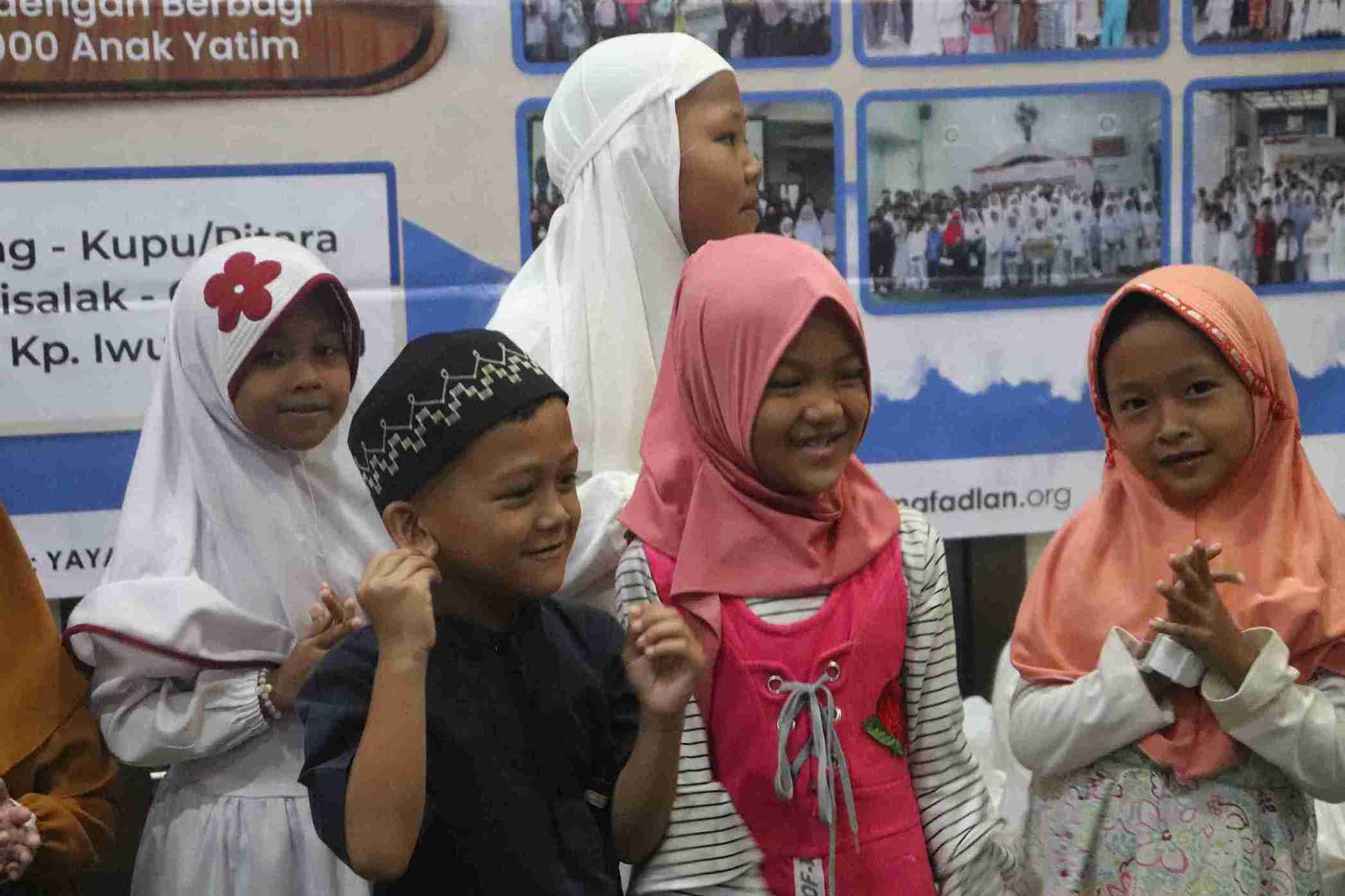 Foto Dokumentasi Anak Yatim
