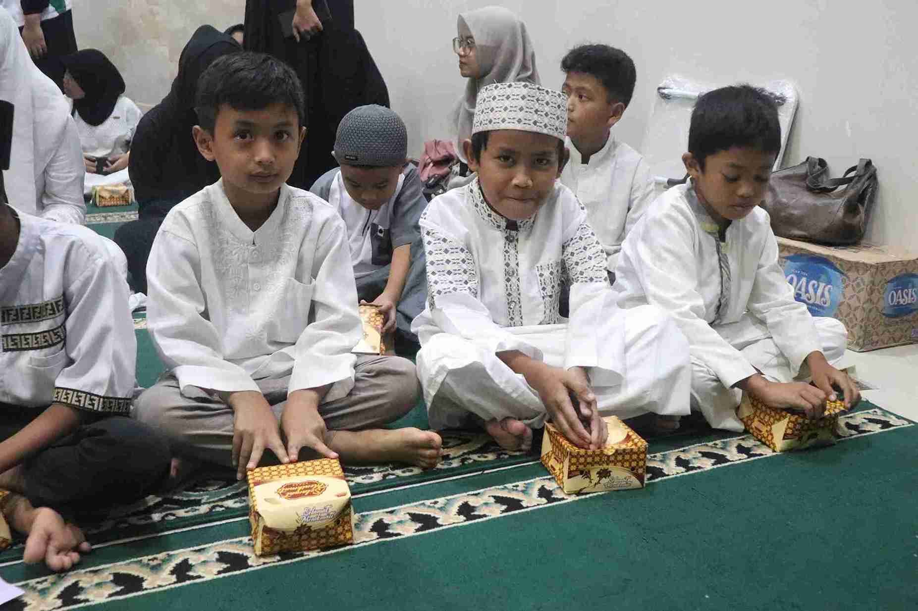 Foto Dokumentasi Anak Yatim