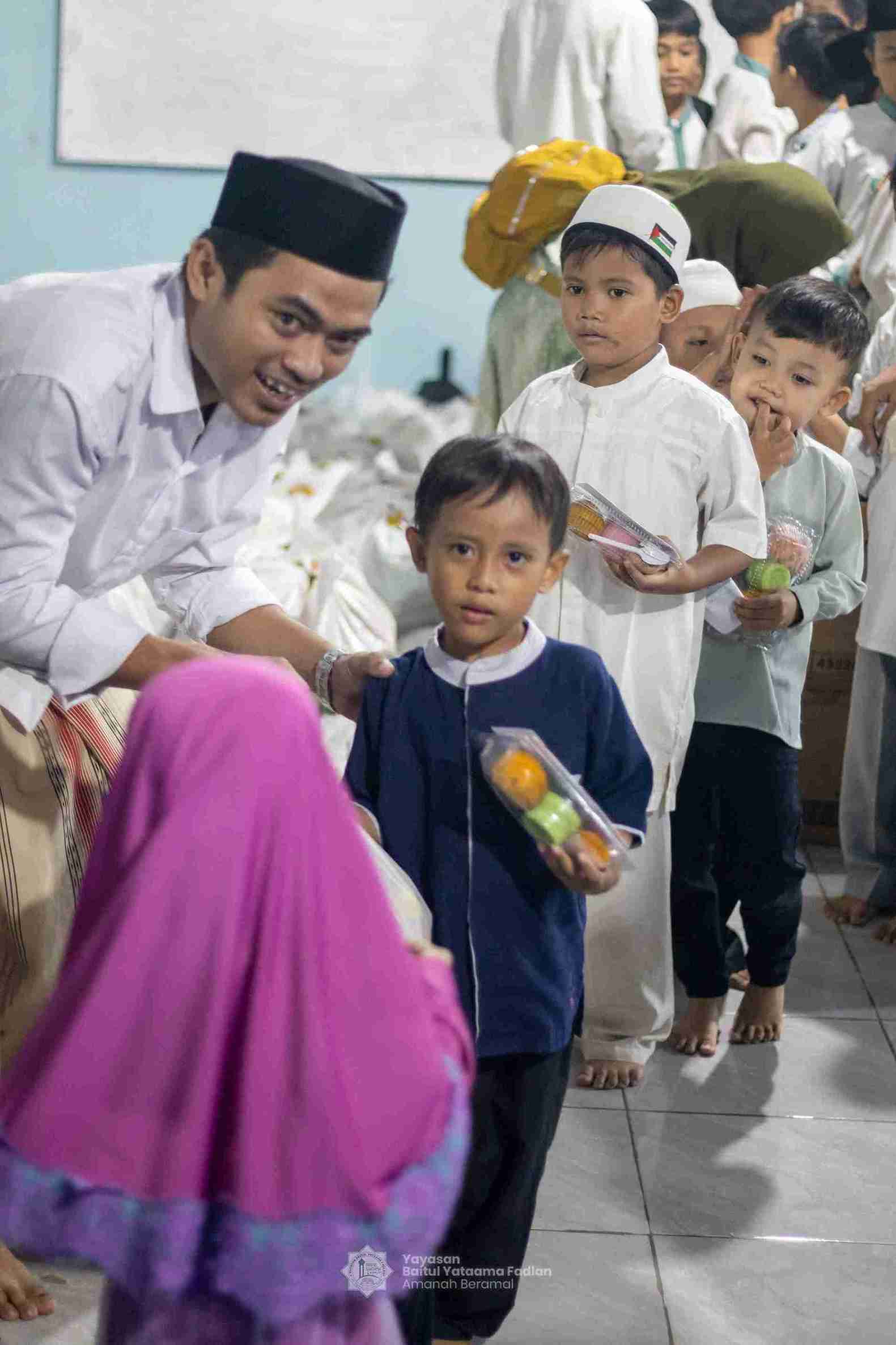 Foto Dokumentasi Anak Yatim