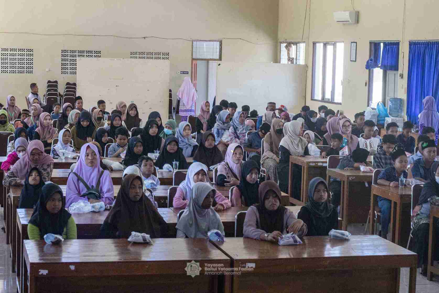 Foto Dokumentasi Anak Yatim
