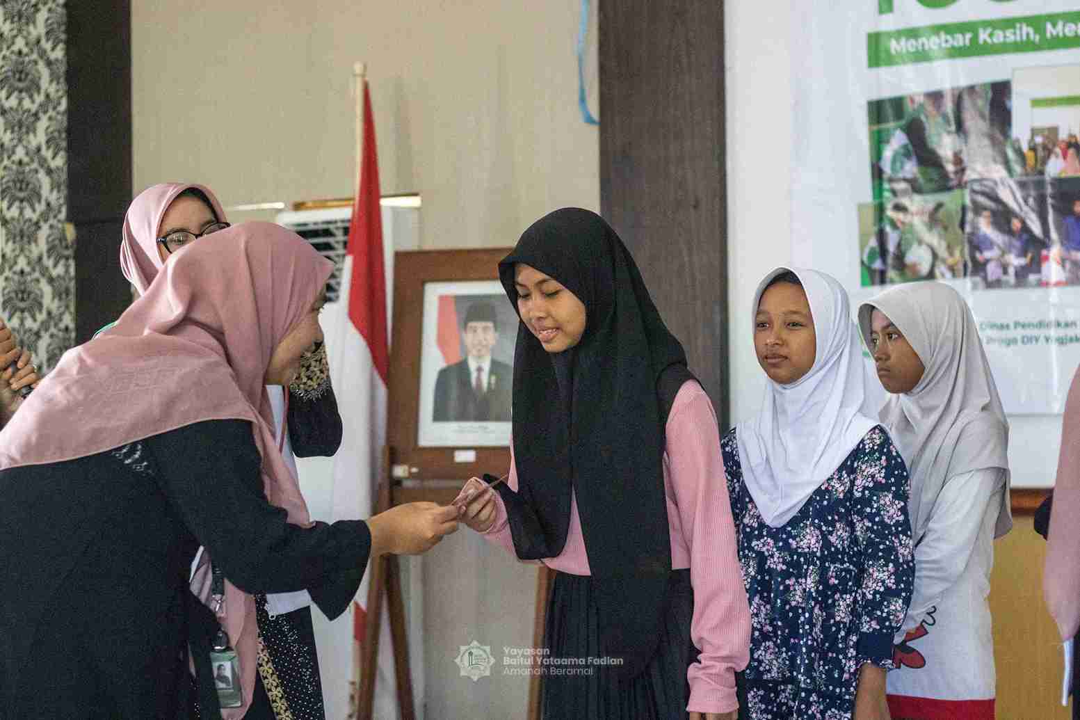 Foto Dokumentasi Anak Yatim