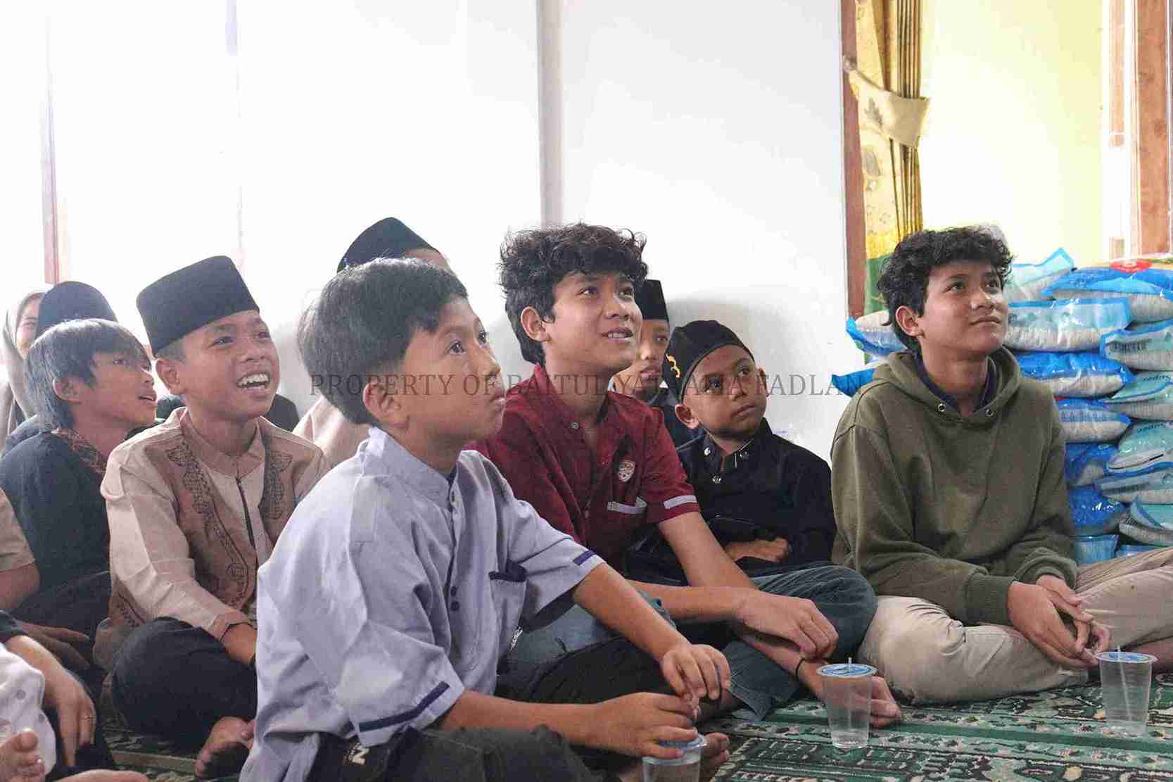 Foto Dokumentasi Anak Yatim