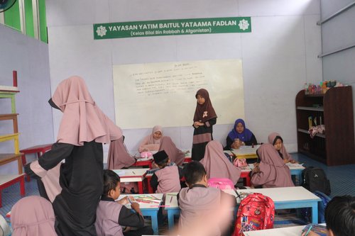 Foto Dokumentasi Anak Yatim