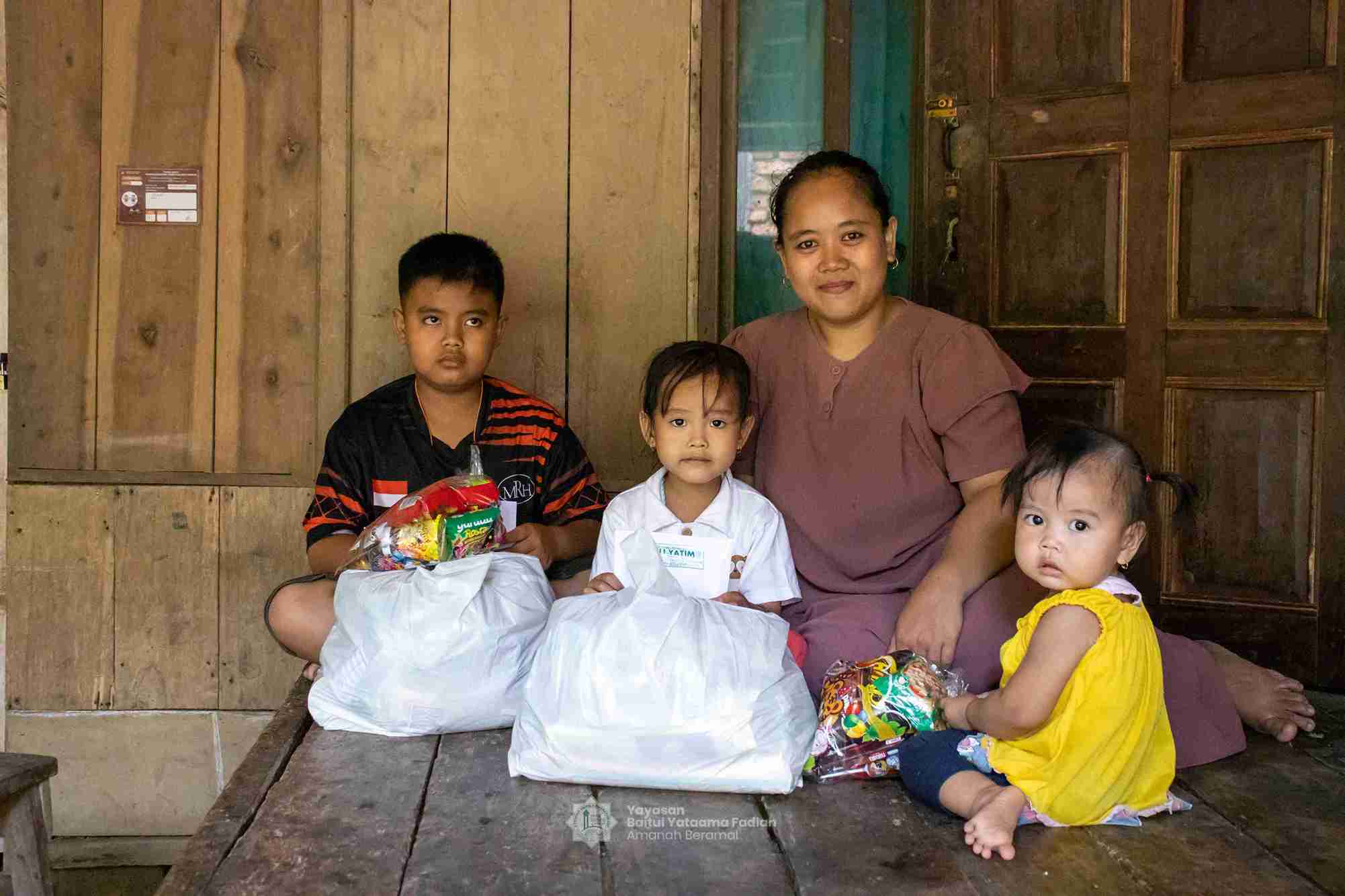 Foto Dokumentasi Anak Yatim