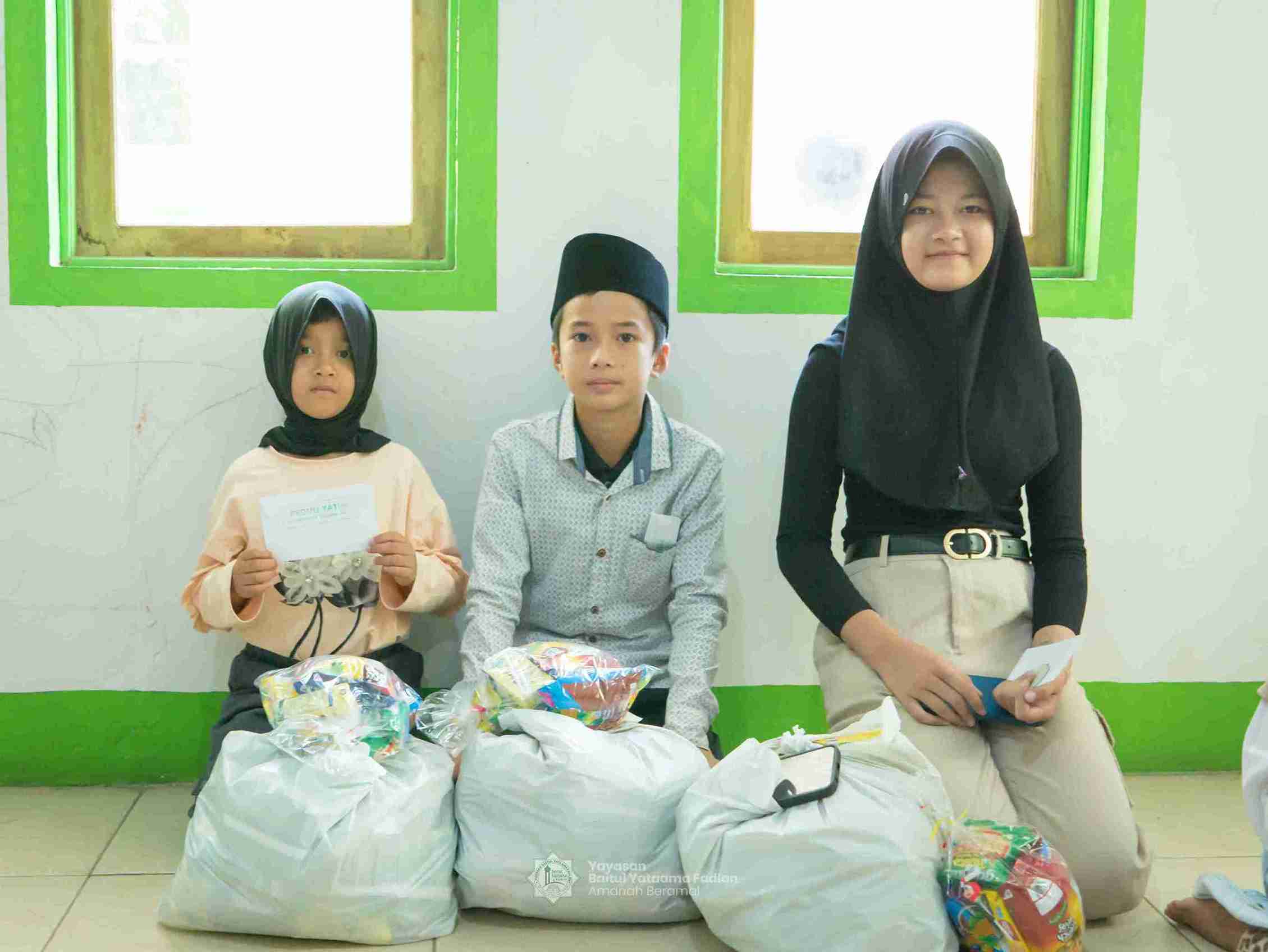 Foto Dokumentasi Anak Yatim