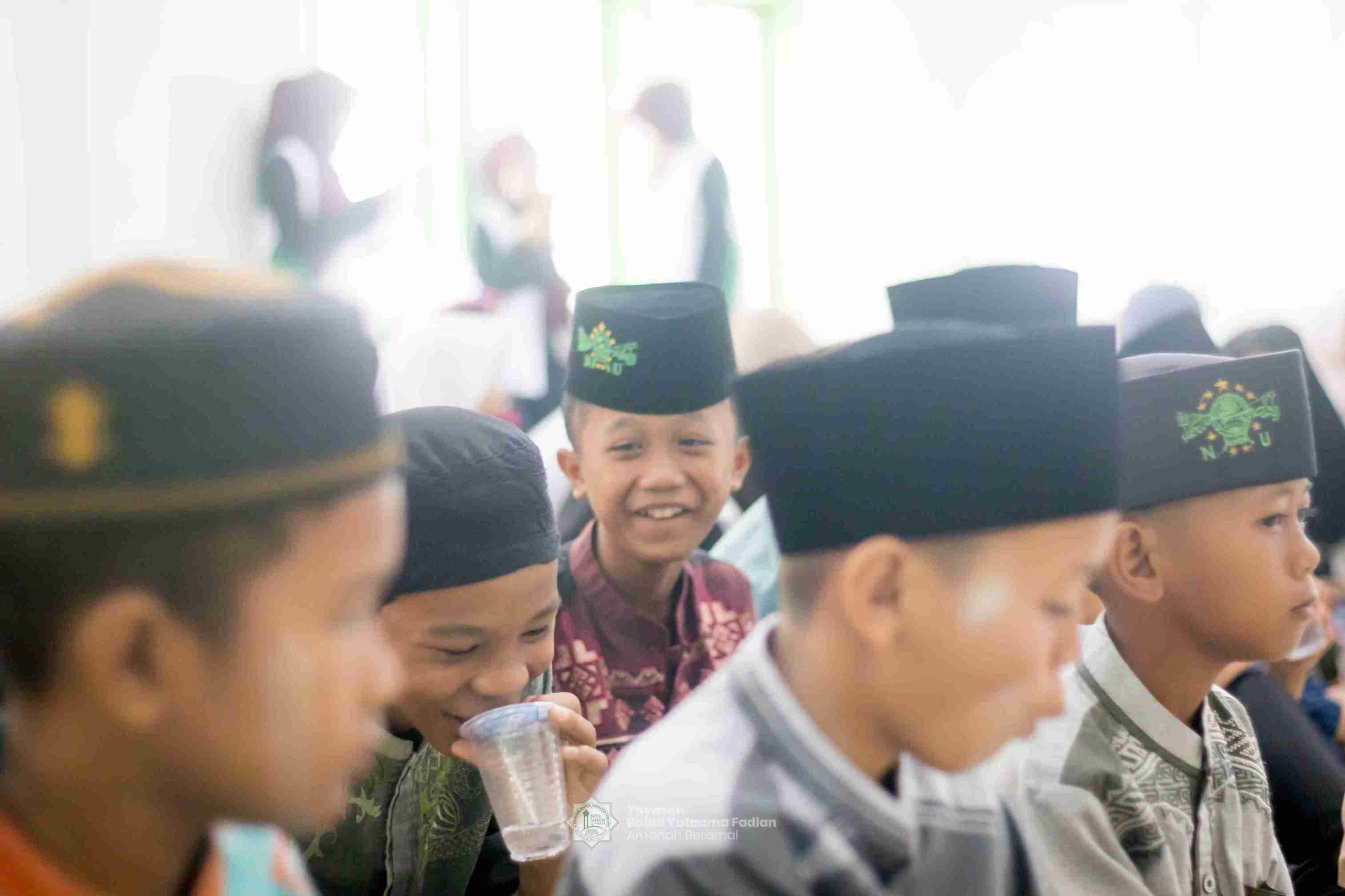 Foto Dokumentasi Anak Yatim